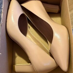 Elegant Nude Pumps